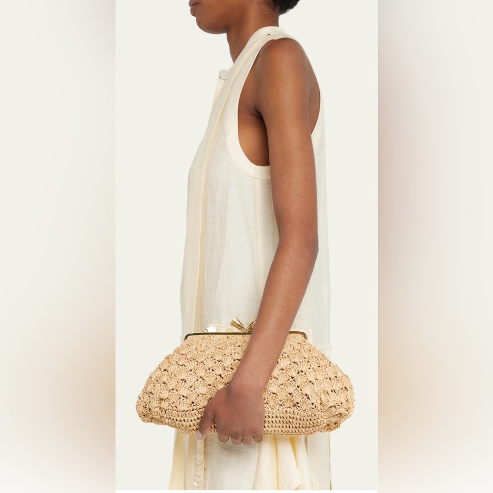 Current Season Anya Hindmarch Maud, Clutch/crossbody. Raffia.